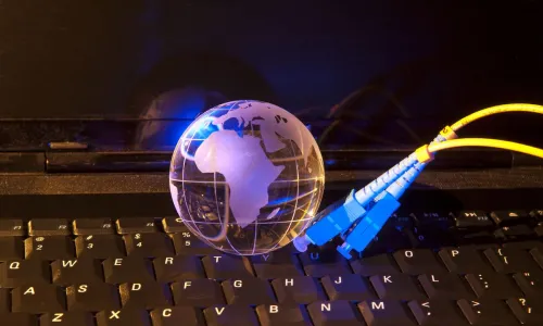 jakie_predkosci_oferuje_internet_swiatlowodowy_i_jakie_ma_znaczenie_dla_uzytkownikow